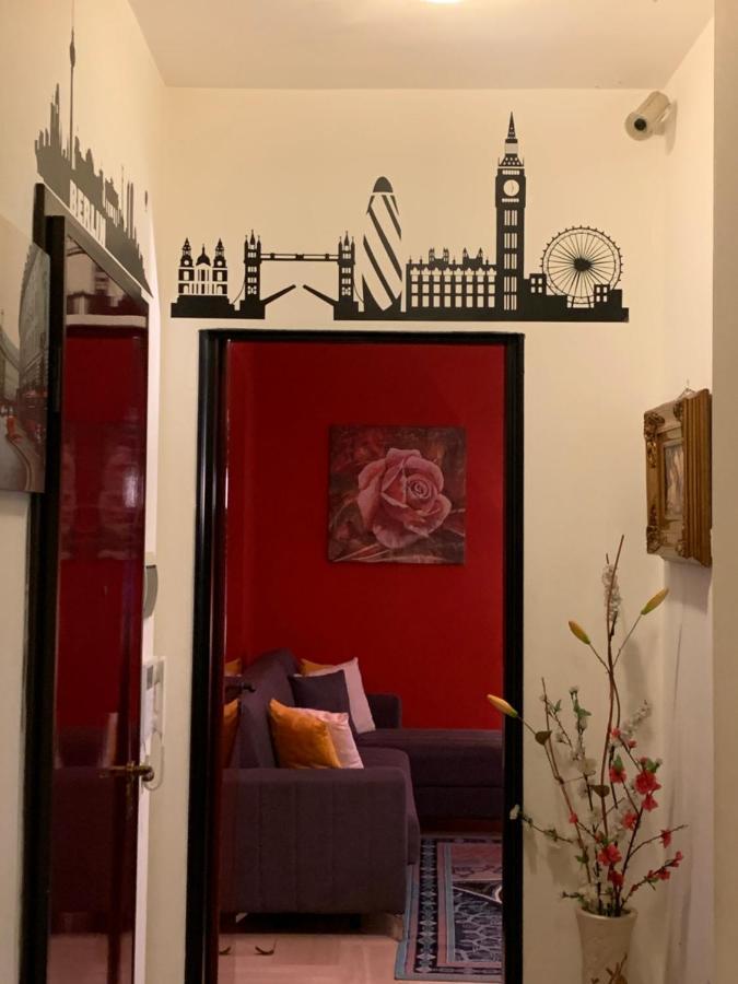 La Porta Accanto
